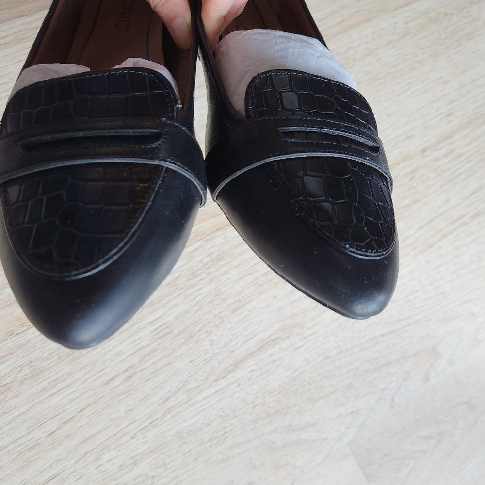 Vionic Black Croc-Embossed Leather Loafers - Picture 7 of 8